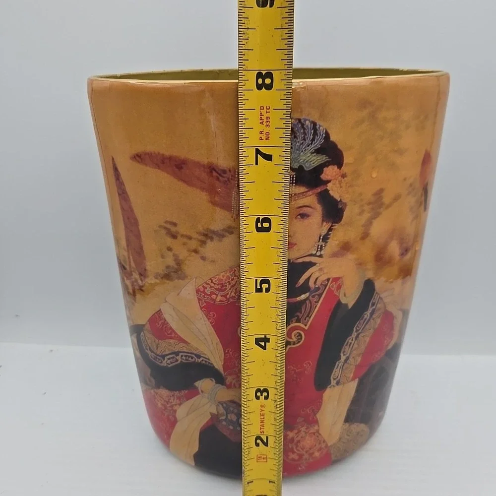Vintage Emperor‎ Ceramic Oval Vase Sitting Empress